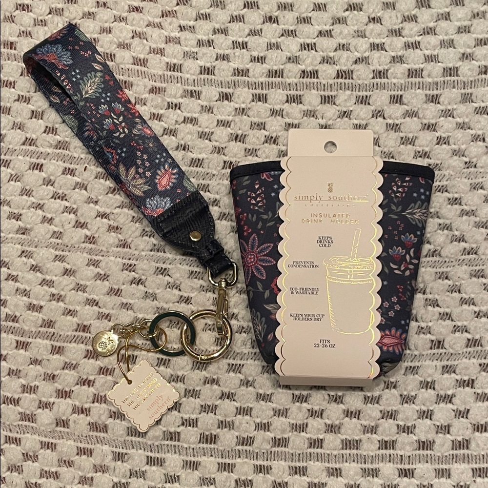 NWT Simply Southern Floral Keychain and Insulated Drink Holder Set - Navy